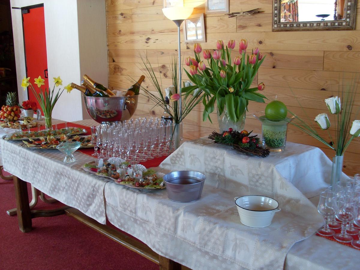 Hotel Cartusia Sarcenas Экстерьер фото